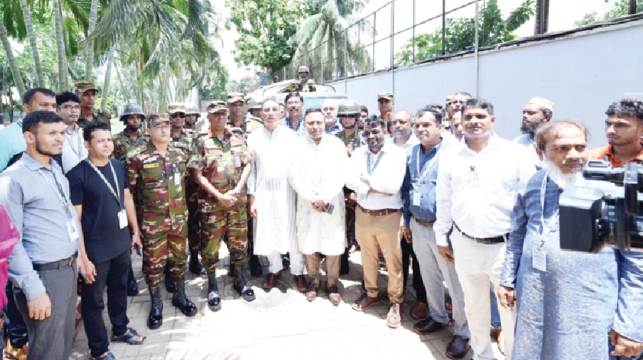 Security beefed up at apparel industries 