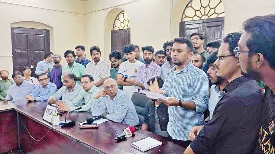 JnU students give 24-hour ultimatum to terminate a teacher