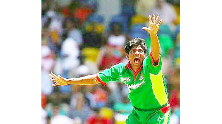 Rafique vows unpaid service for cricket