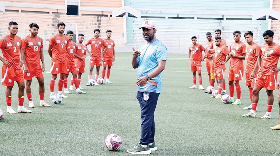SAFF U-20 booters leave for Kathmandu