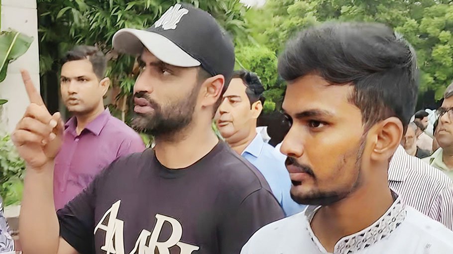 Sports Advisor tours Mirpur Stadium with Tamim