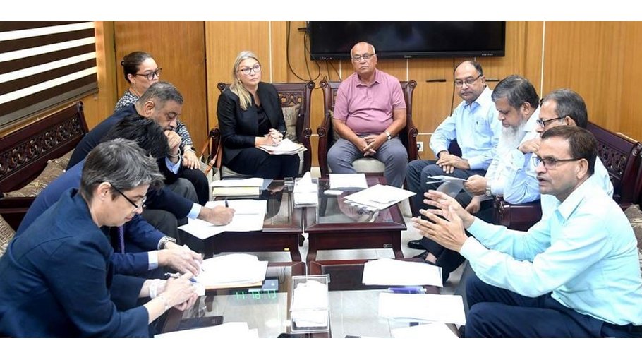Donor agencies keen to rehabilitate flood victims: Azam