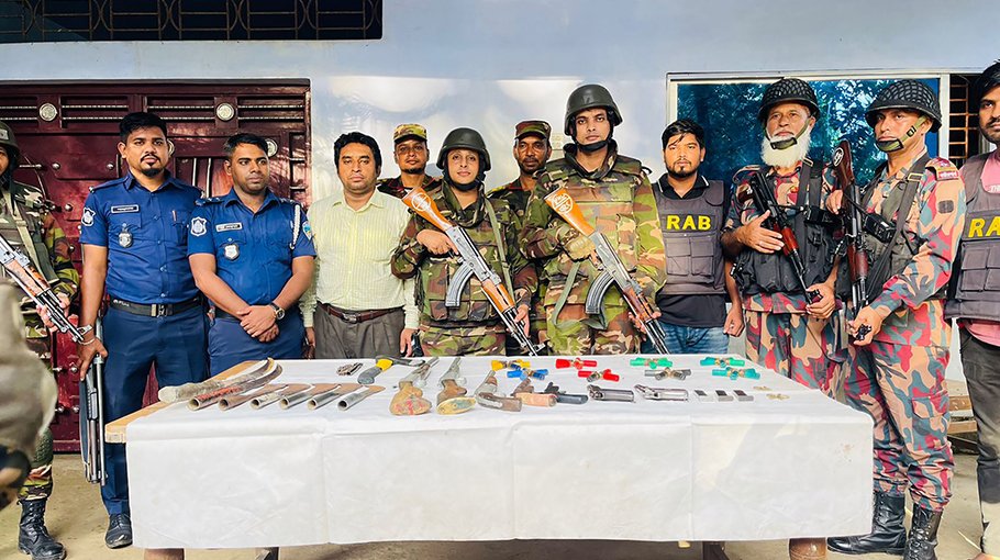 8 held with arms, ammo in joint operation in Cox’s Bazar
