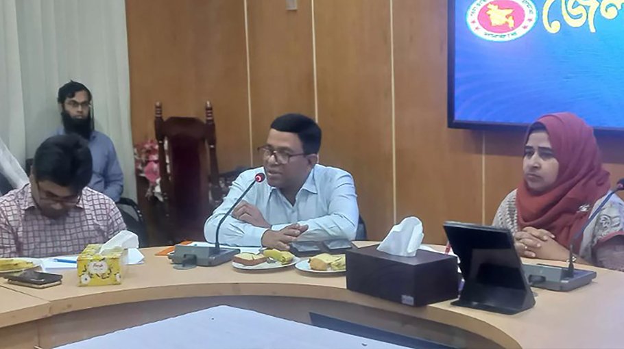 Bus strike in Kushtia lifted after fruitful meeting  with authorities