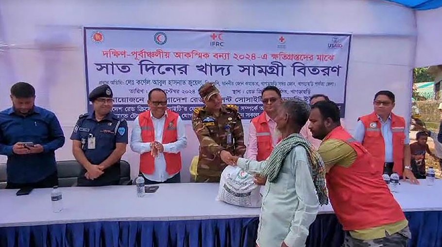 950 flood-hit families get relief goods in Khagrachhari