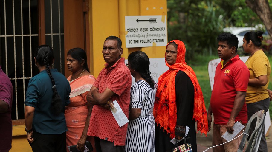 Sri Lankans vote in presidential election