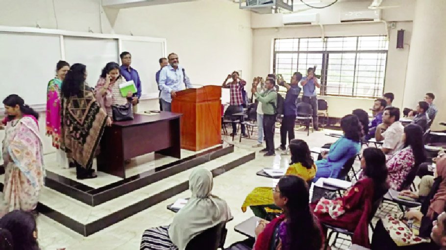 DU plans to address academic loss