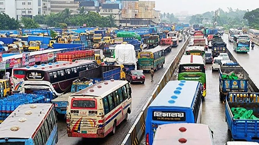 8-km tailback created on Dhaka-Ctg highway