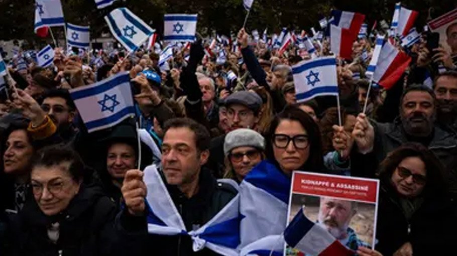 Pro-Palestinian, pro-Israeli crowds rally worldwide on the eve war anniv