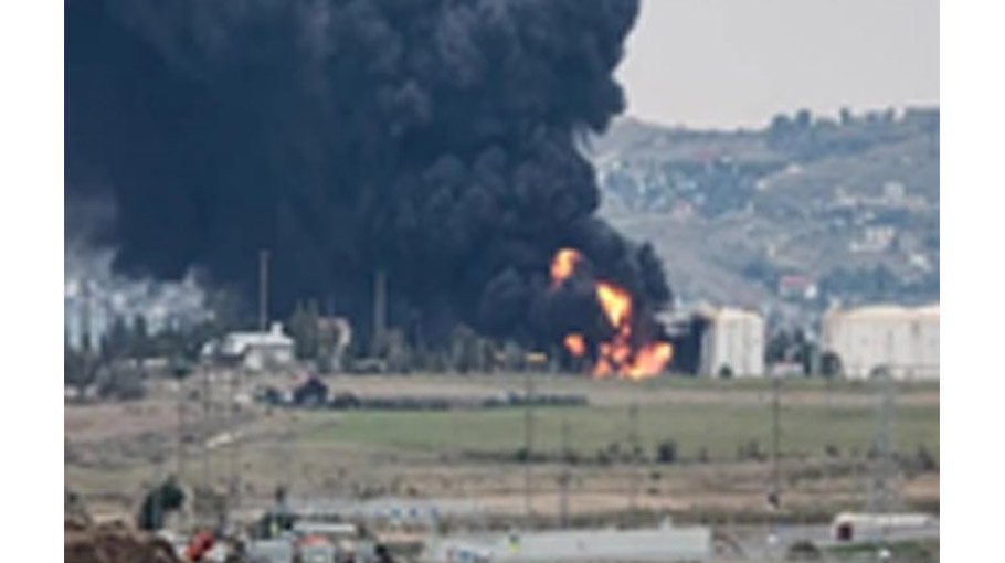Ukraine hits Crimea oil terminal, Russia claims gains