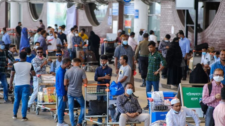 Syndicates active to dominate  Malaysian labour market   