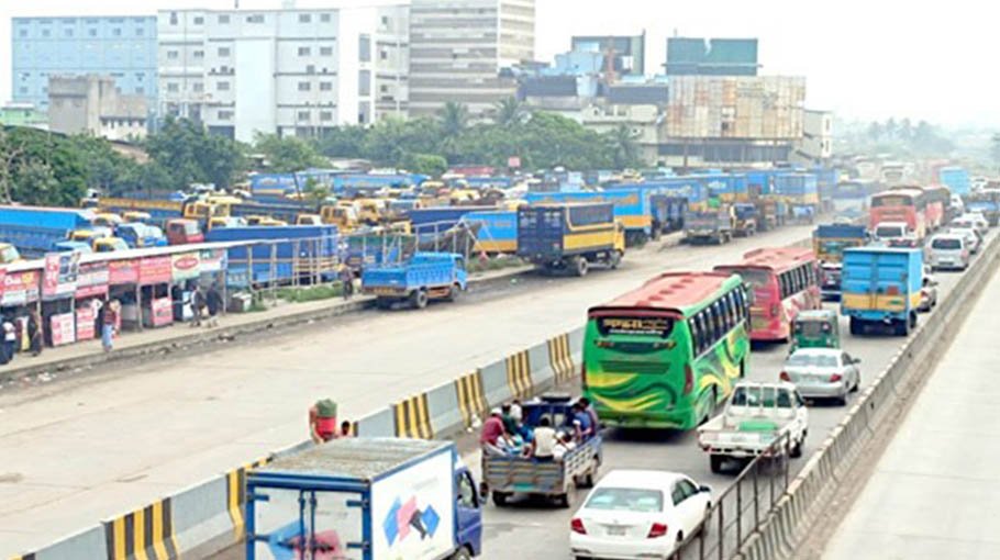 Commuters suffer for long tailback on Dhaka-Ctg highway