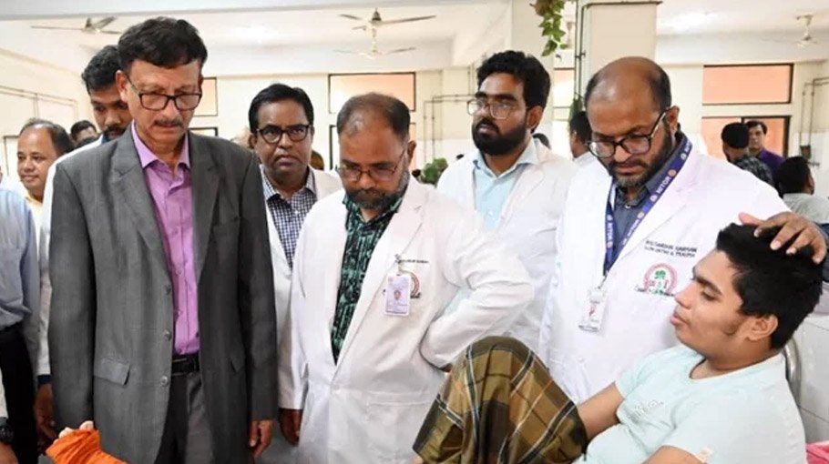Govt to ensure treatment, rehab of those injured in July uprising: Touhid 