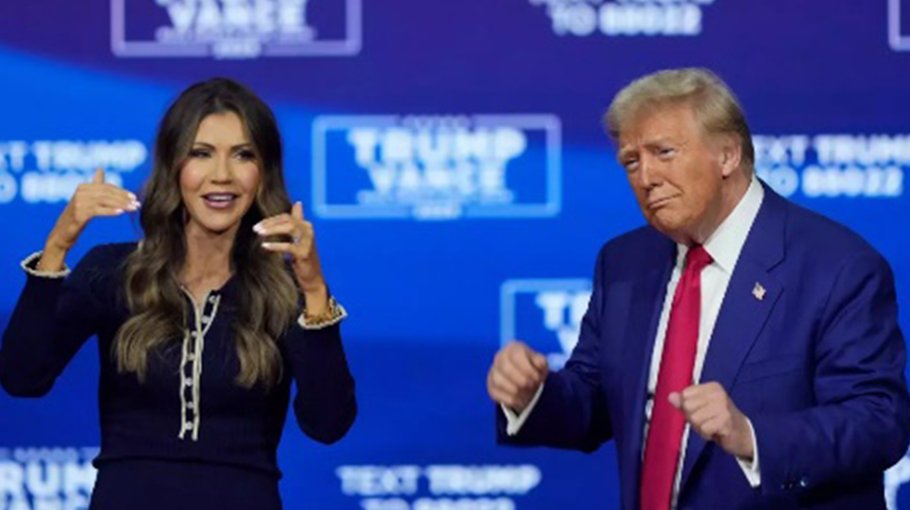 Kamala mocks Trump after rally turns into bizarre dance-a-thon