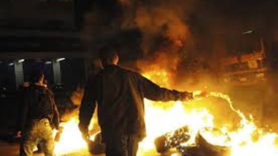 As Lebanon burns, self-serving leaders must rise to the challenge