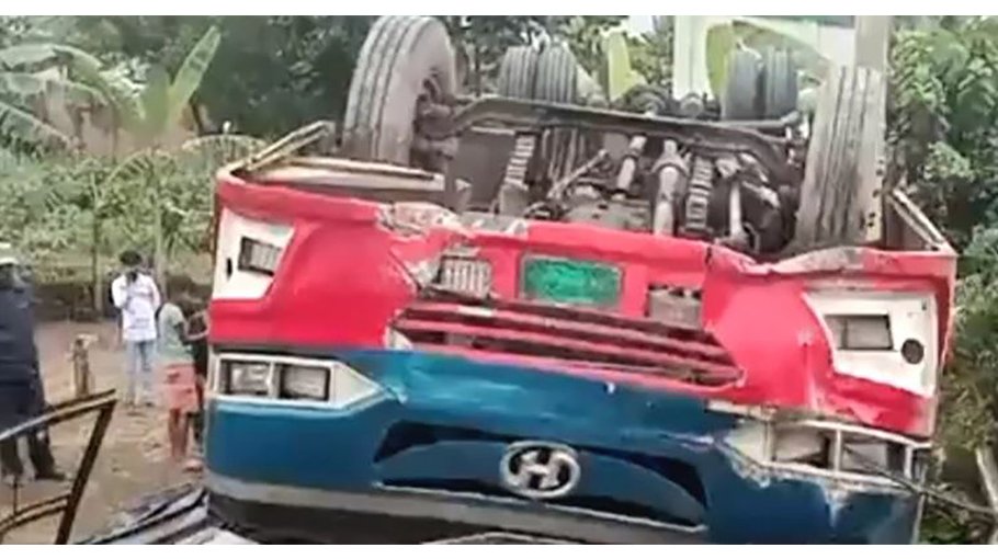 One dead, 15 injured in Dinajpur road accident