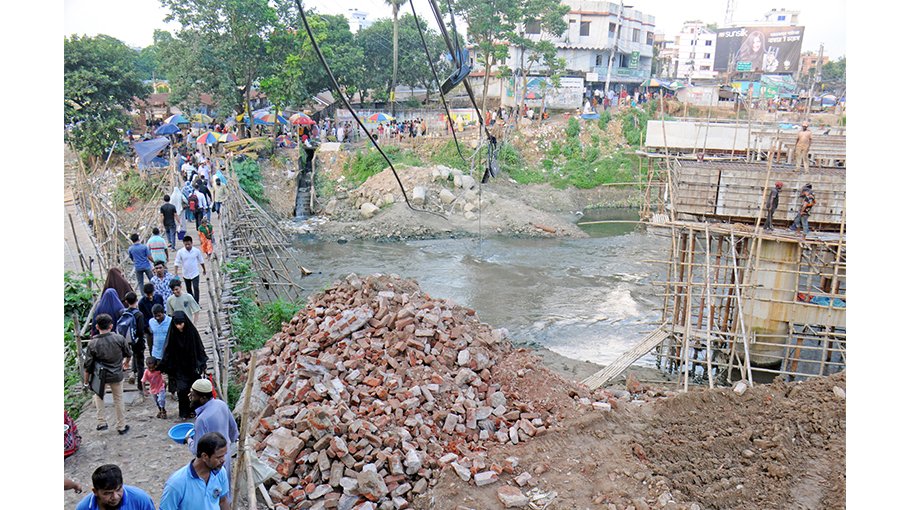Bogura people suffer for delay in bridge construction