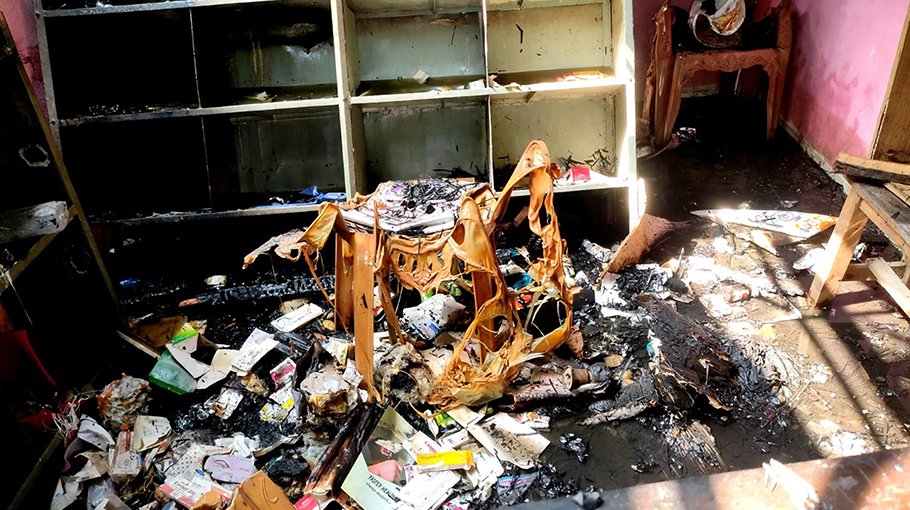 Fire guts 8 shops in Raozan