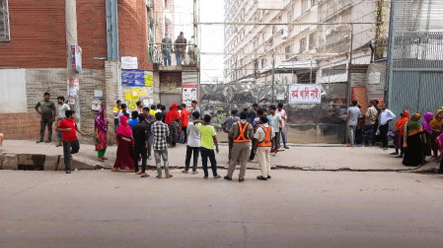 RMG workers in Savar, Gazipur on strike