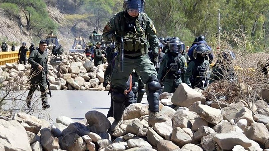 Supporters of Bolivia's ex-leader Morales detain 200 soldiers
