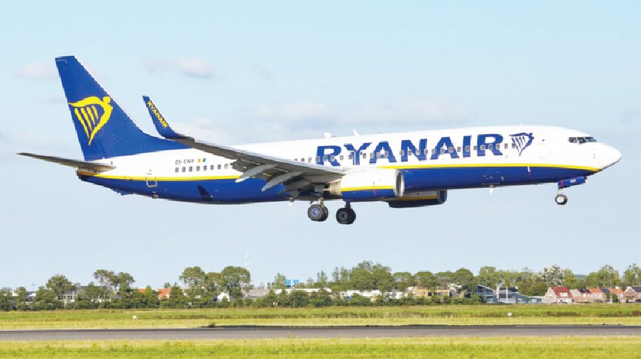 Ryanair profit falls as ticket prices drop