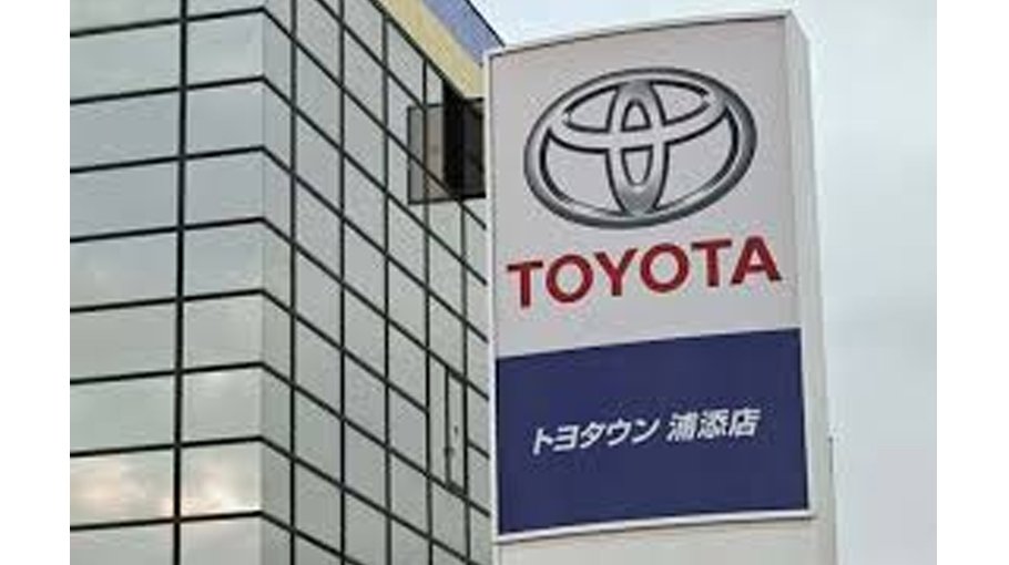 Toyota maintains net profit forecast despite drop in first half