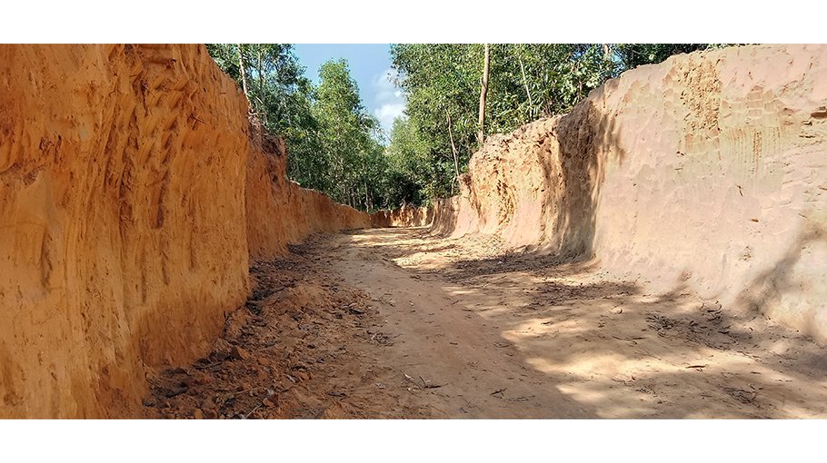 Illegal hill cutting continues  unabated in Raozan