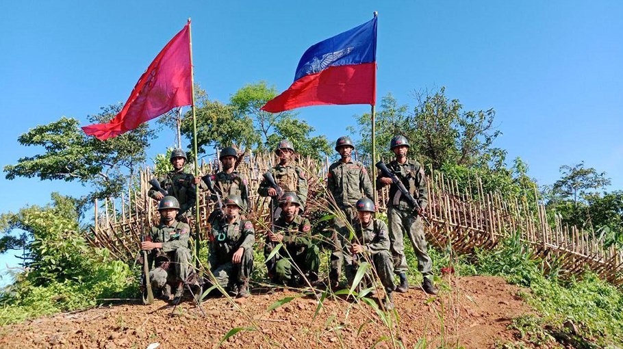 300 myanmar junta soldiers surrender to AA amid heavy fighting in Ann Township