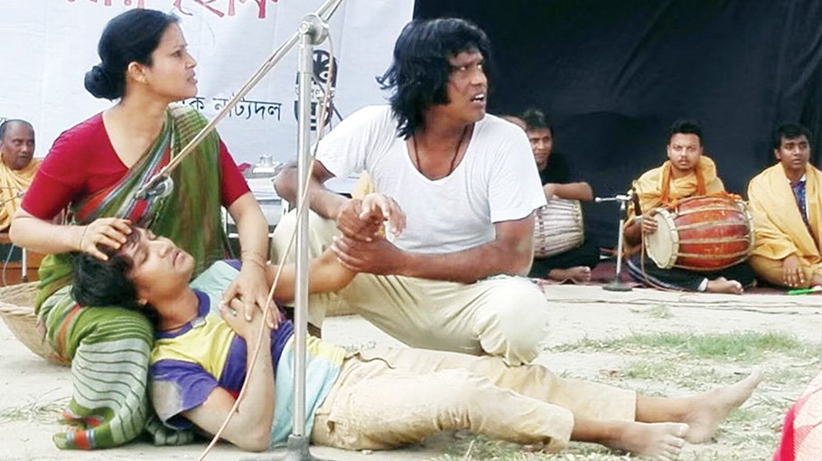 Theatre artists stage street plays at BSA demanding their safety