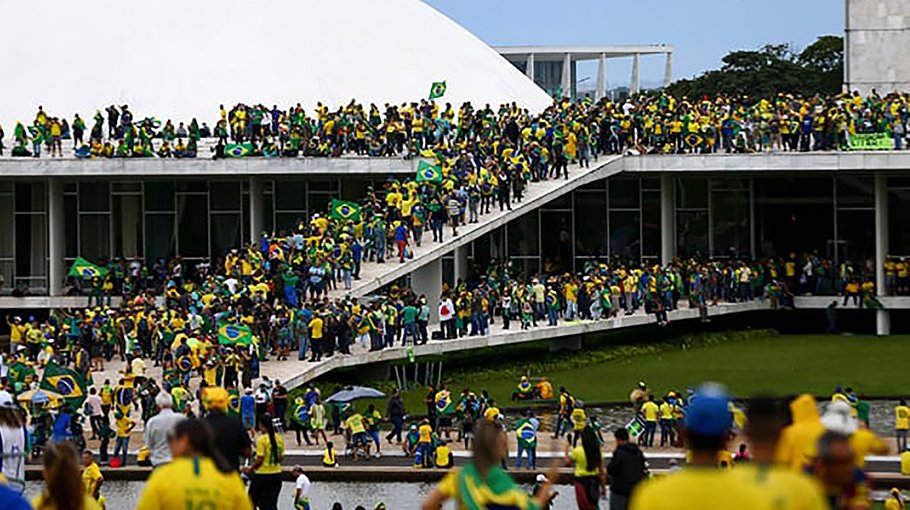 Argentina court orders arrest of 61 Brazilians 