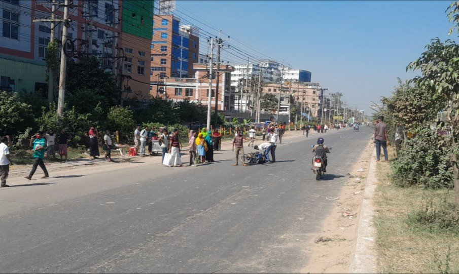 BEXIMCO workers block Gazipur highway for fifth day over dues