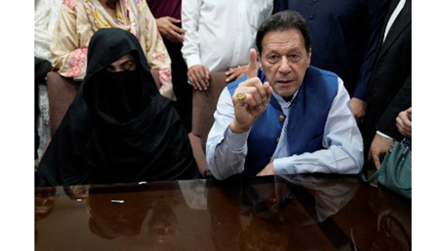 Imran Khan gets bail in a graft case