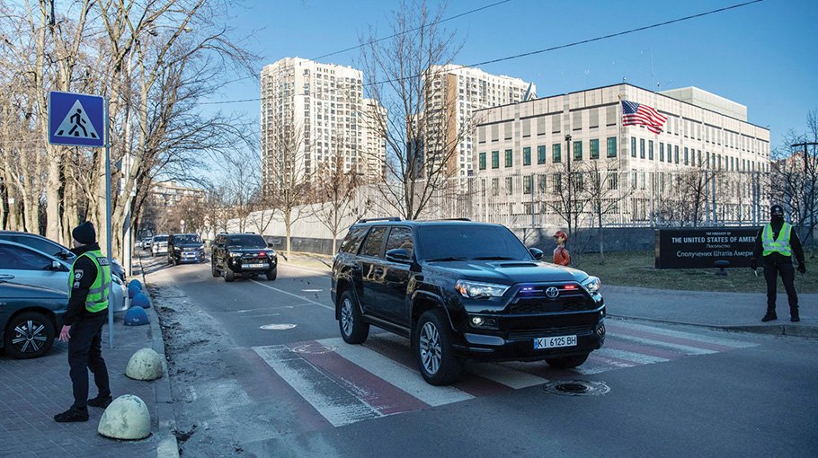 US shuts Kyiv embassy over air attack risk