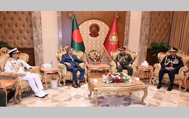 Chiefs of three services call on President