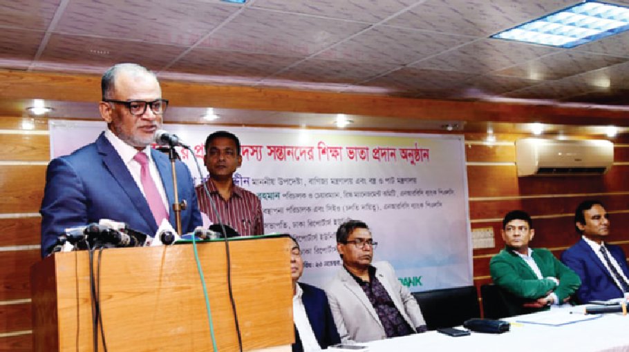 Govt trying to stabilise commodity market ahead of Ramadan: Bashir