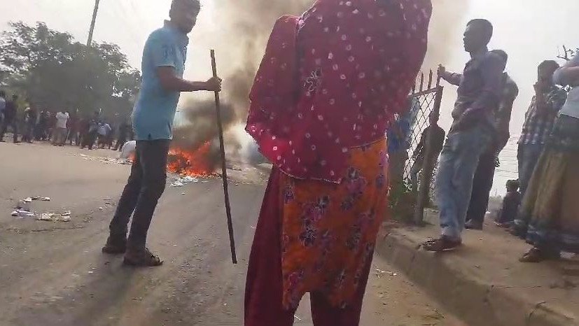 Beximco workers block Gazipur highway again over unpaid wages