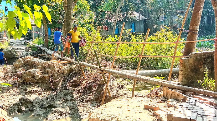 People suffer for want of concrete road in Raozan