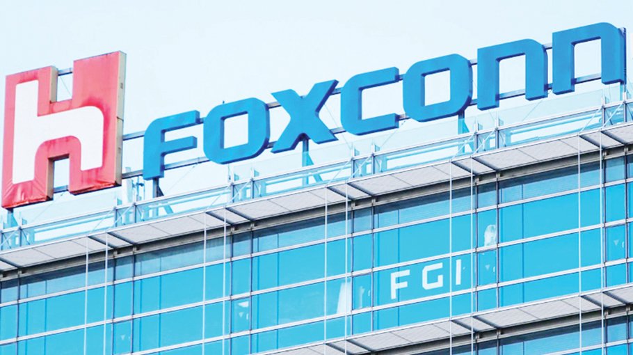 Foxconn to invest $1.5bn  to expand focus on India 