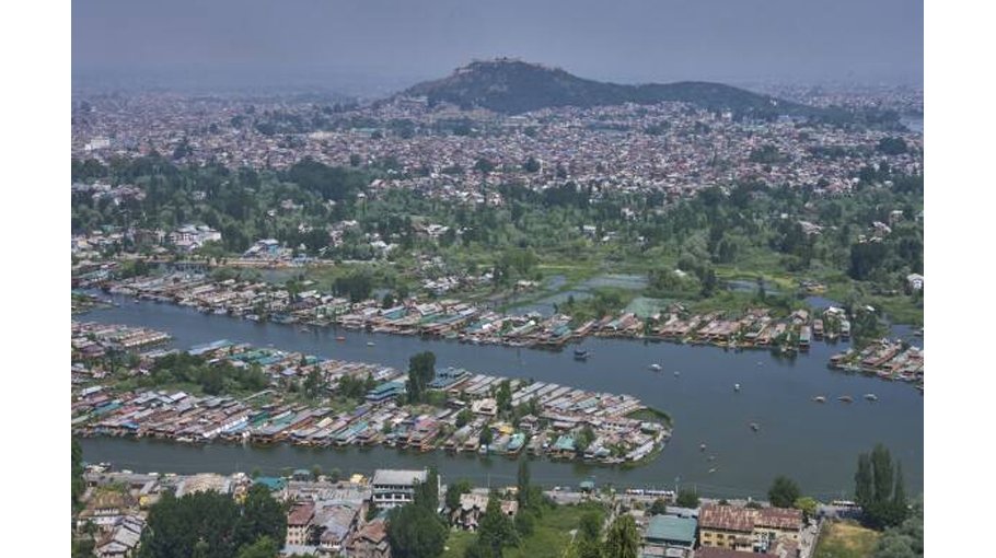 Kashmir tourism bears the brunt after tourist massacre and India-Pakistan   military strikes