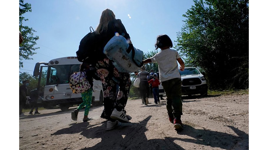 Supreme Court allows Trump to revoke legal status for 500,000 migrants