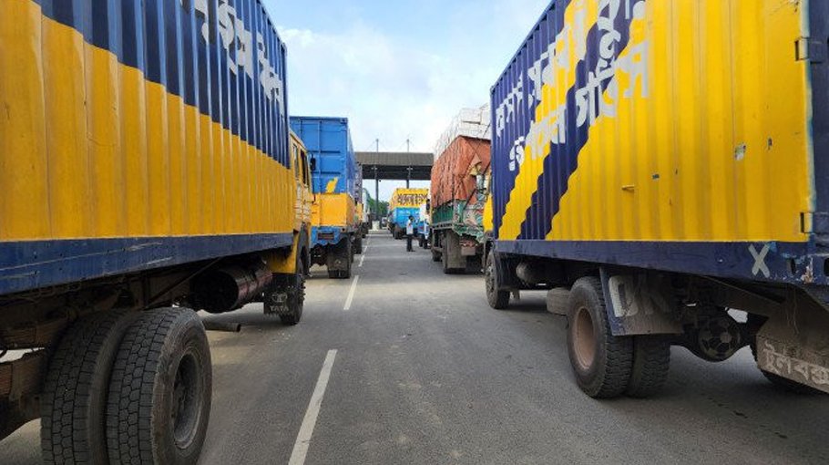Truck, covered van, lorry plying on highways restricted for 6 days 