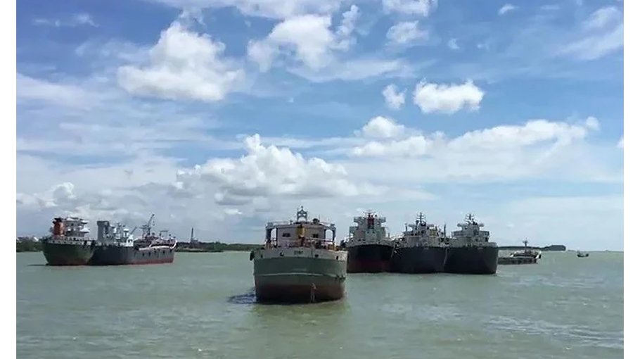 2 die after falling from fishing vessel in Karnaphuli