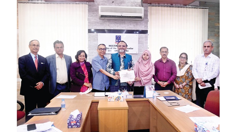 2 DU students get ‘Economics 1976 Memorial Scholarship’