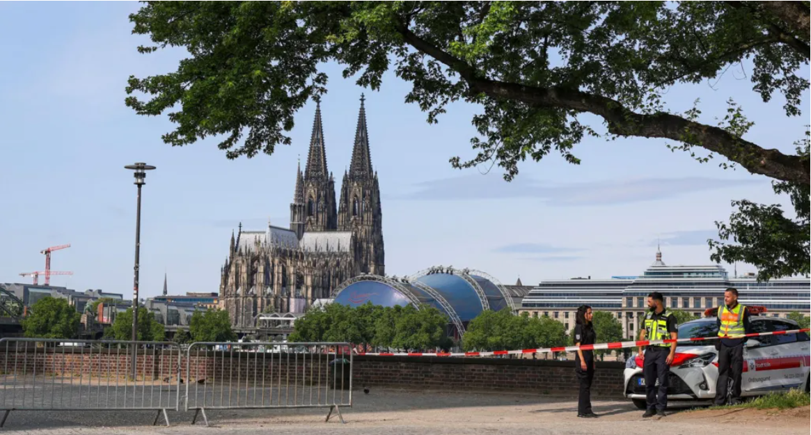 Cologne evacuates 20,000 so WW2 bombs can be defused