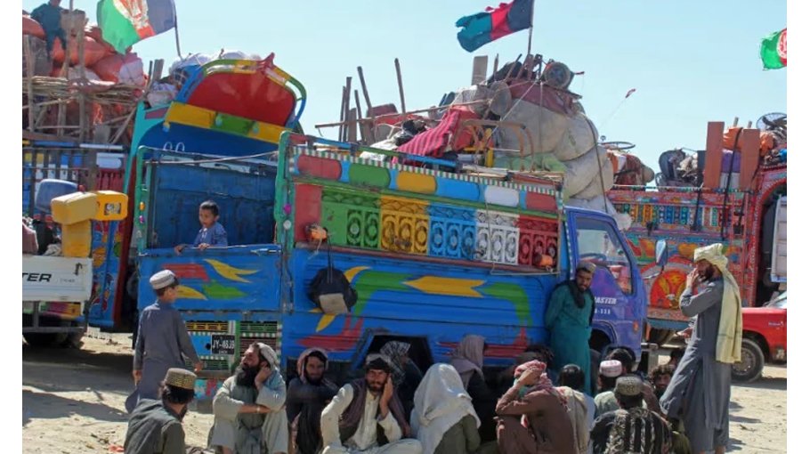 200,000 Afghans left Pakistan since deportations renewed