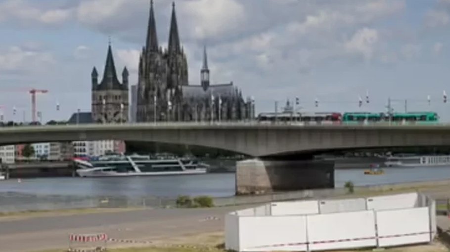 World War II bombs spark large-scale evacuation in Cologne