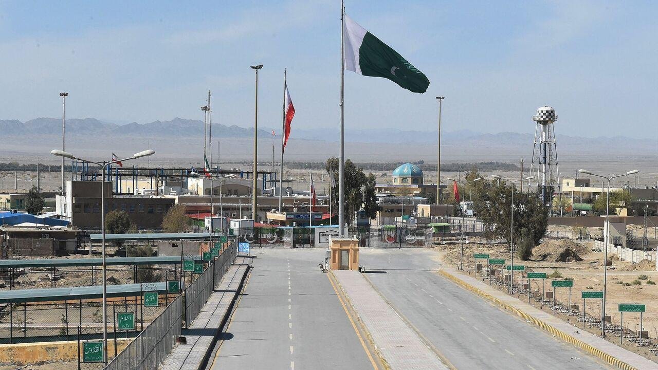Pakistan shuts all borders with Iran as Tehran trades strikes with Israel