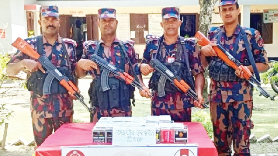 Indian mobile phone display seized in Kurigram