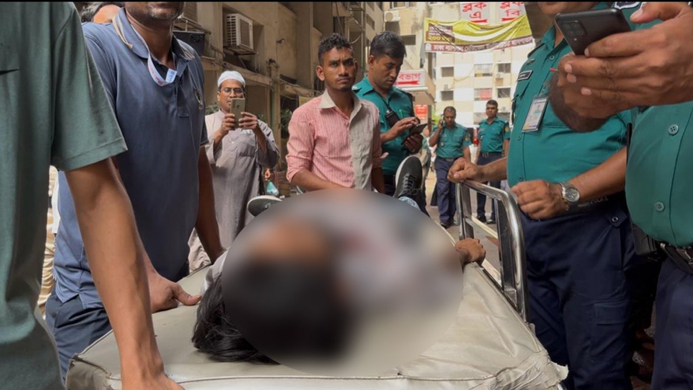 Rape accused slits own throat with blade in Dhaka Court during hearing