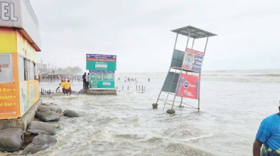 Depression over Bay triggers  flooding in coastal areas